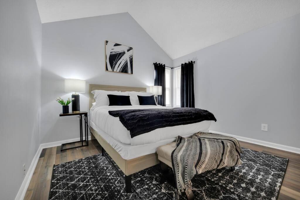 Plush Two Bedroom Retreat. A Home Away From Home! ริเวอร์เดล ภายนอก รูปภาพ